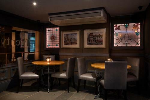 Hostal Twenty Hotel And Bar
