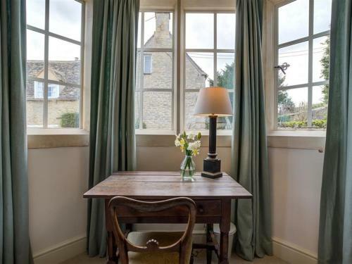 The Old Dairy, Burford