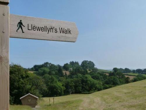 Holiday Home Bwthyn Canol