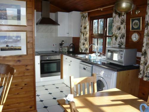 Modern Cottage In Romney Marsh With Open Kitchen