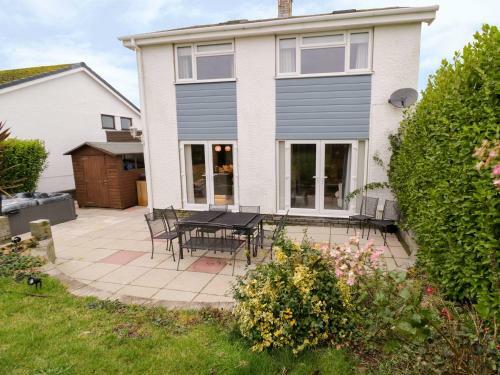 32 Gwelfor, Cemaes Bay