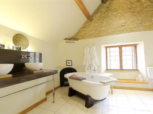 Castle Combe Cottage, Bath