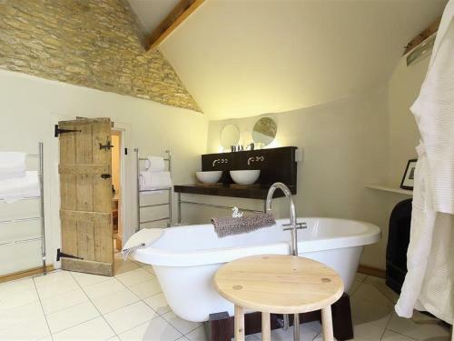 Castle Combe Cottage, Bath