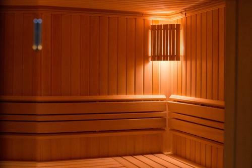 Crona Hotel And Spa