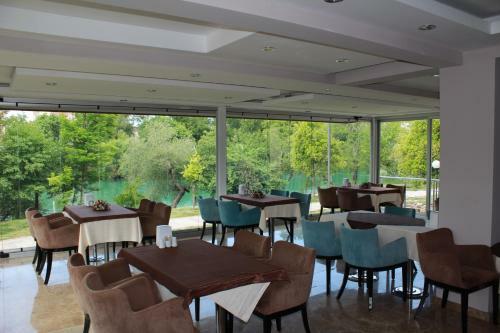 River Hotel