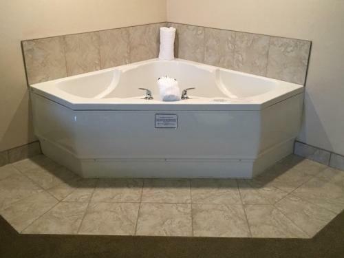 Hotel St. Albert Inn & Suites