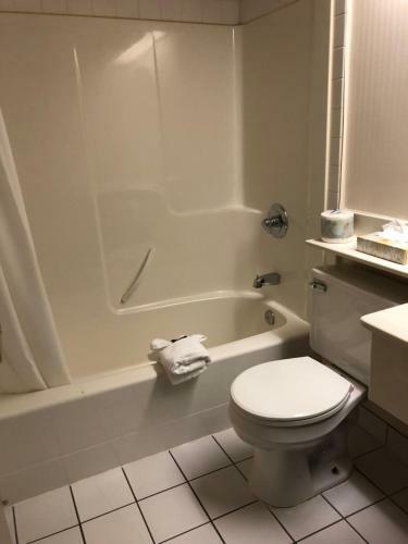 Hotel St. Albert Inn & Suites