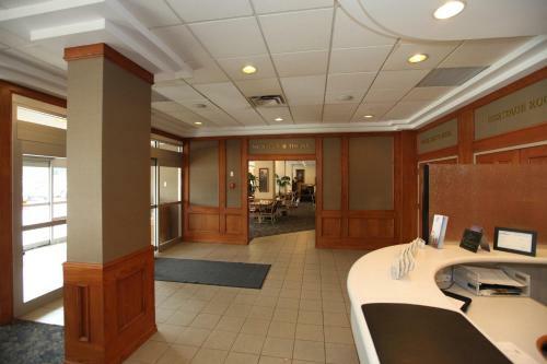 Hotel St. Albert Inn & Suites