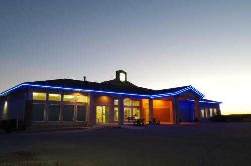 Posada Bay Hill Inns & Suites