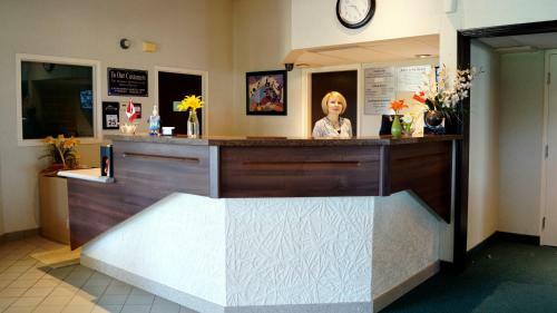 Posada Bay Hill Inns & Suites