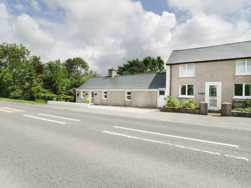 Bwlch Yr Awel Cottage, Garndolbenmaen