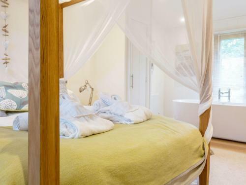 6 Lake View, Looe