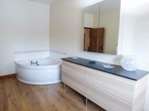 Ty Newydd, Welshpool