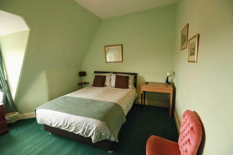 Hostal Airdenair Guest House