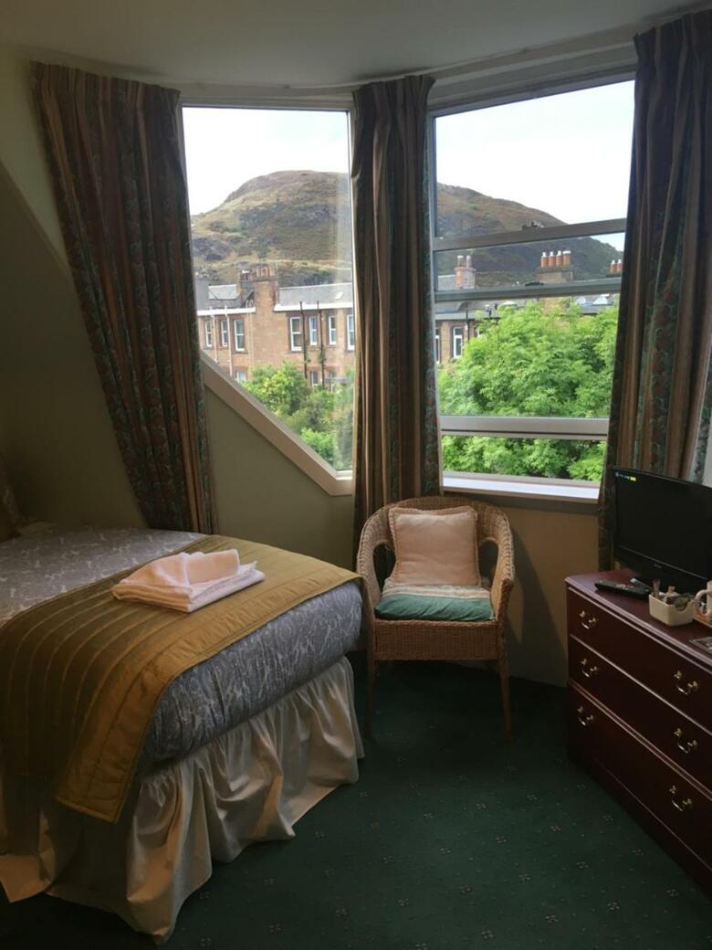 Hostal Airdenair Guest House
