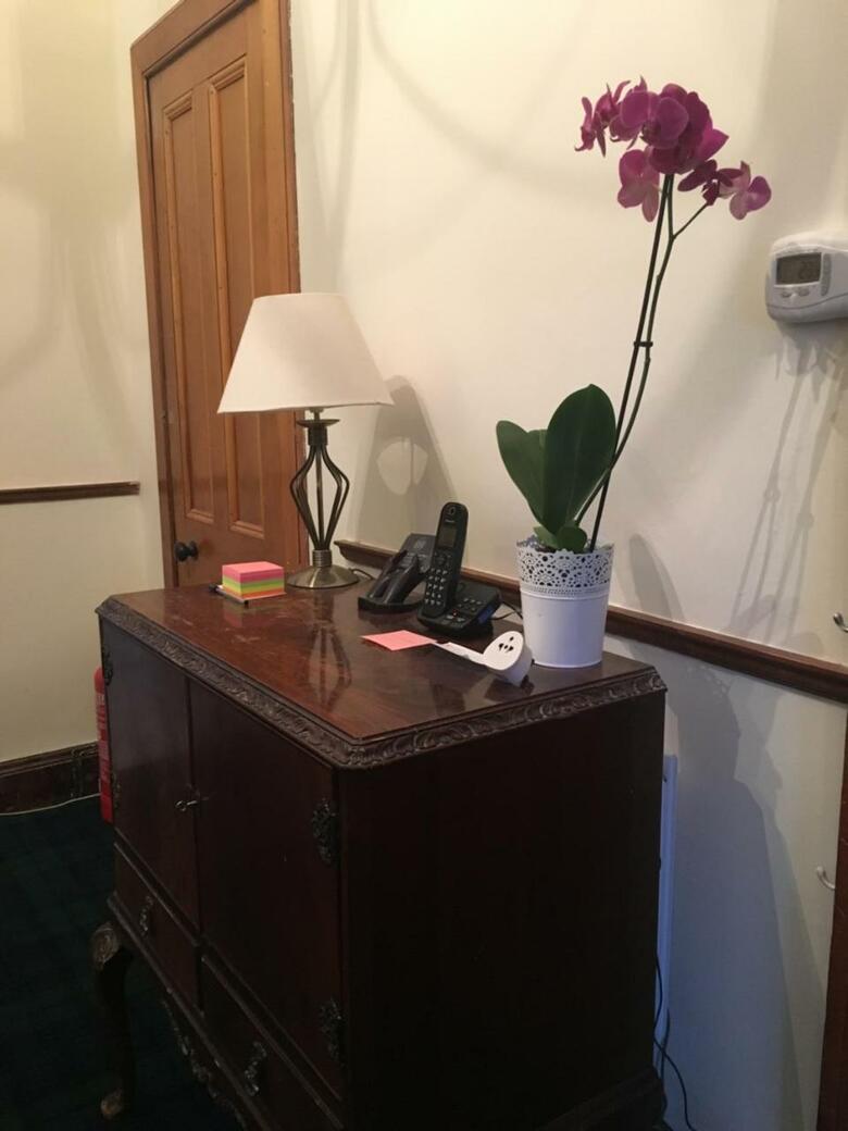 Hostal Airdenair Guest House