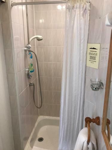 Hostal Dorstan Guest House
