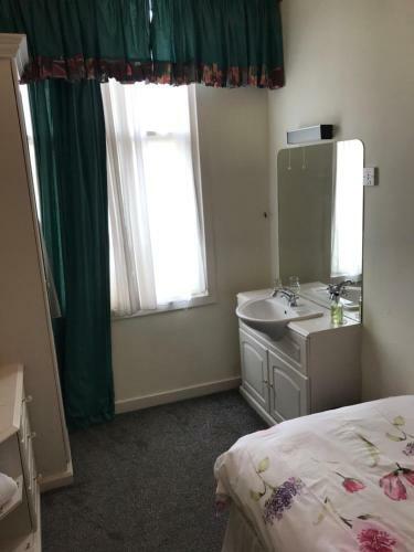 Hostal Dorstan Guest House
