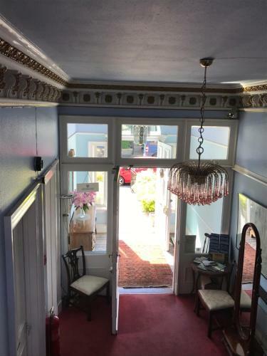 Hostal Dorstan Guest House