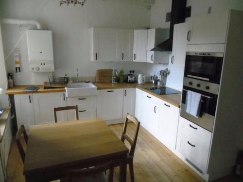 2 Bedroom Apartment In City Centre Accommodates 6
