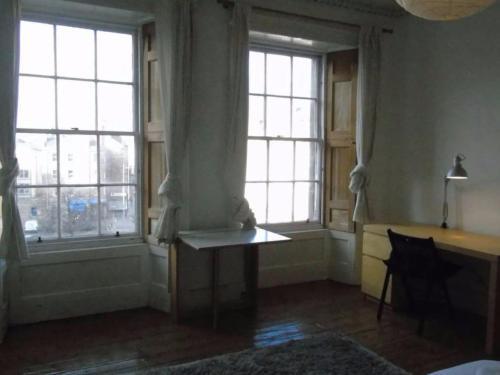 2 Bedroom Apartment In City Centre Accommodates 6
