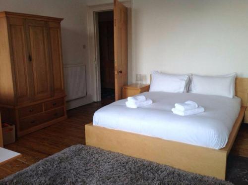 2 Bedroom Apartment In City Centre Accommodates 6