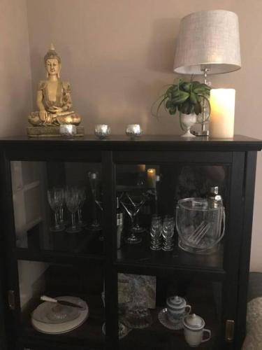 Apartamento 2 Bedroom Flat With Free Garage Parking Sleeps 4