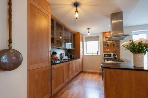 Apartamento 2 Bedroom Flat In Holyrood Area Accommodates 6