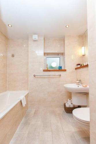 Apartamento 2 Bedroom Flat In Holyrood Area Accommodates 6