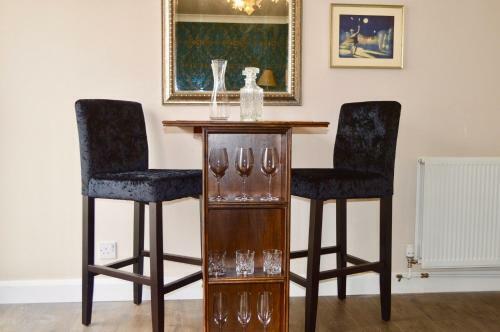 1 Bedroom Apartment On Royal Mile Sleeps 4