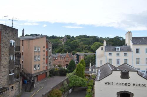 1 Bedroom Apartment On Royal Mile Sleeps 4