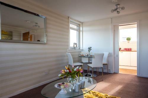 Premier - Trinidad Apartment