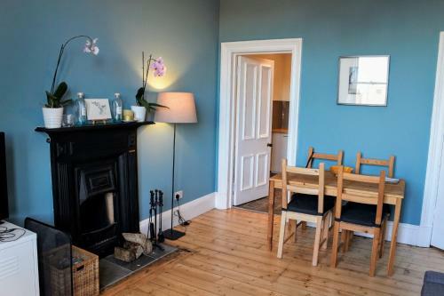Modern Arthurs Seat Apartment - Sleeps 6