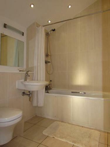 Davie Street Apartment
