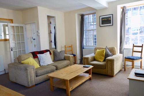1 Bedroom Apartment Near Edinburgh Castle Sleeps 2