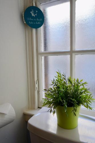 1 Bedroom Apartment Near Edinburgh Castle Sleeps 2