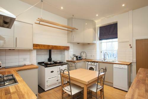 Apartamento The Ramsay Castle View Residence