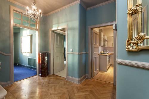 Apartamento The Ramsay Castle View Residence