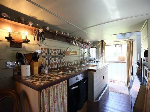 The Red Bus!, Newnham On Severn I