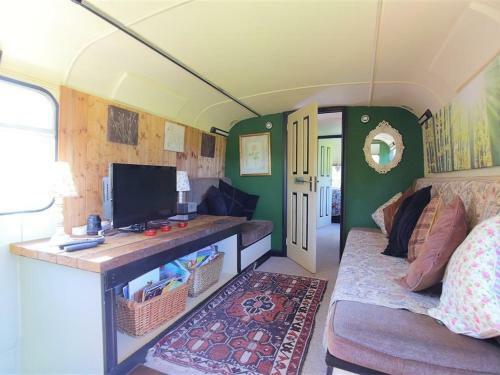The Red Bus!, Newnham On Severn I