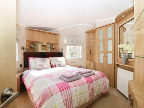 The Four Oaks Chalet