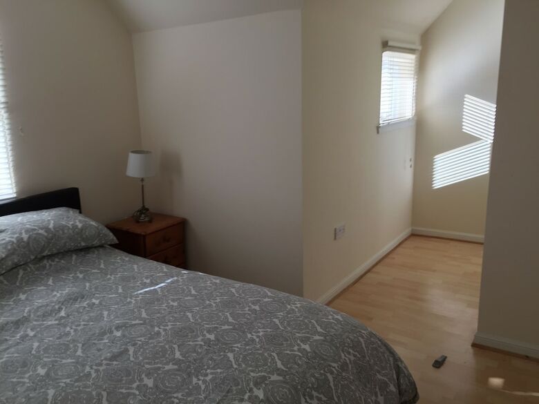 8 Varis Apartments