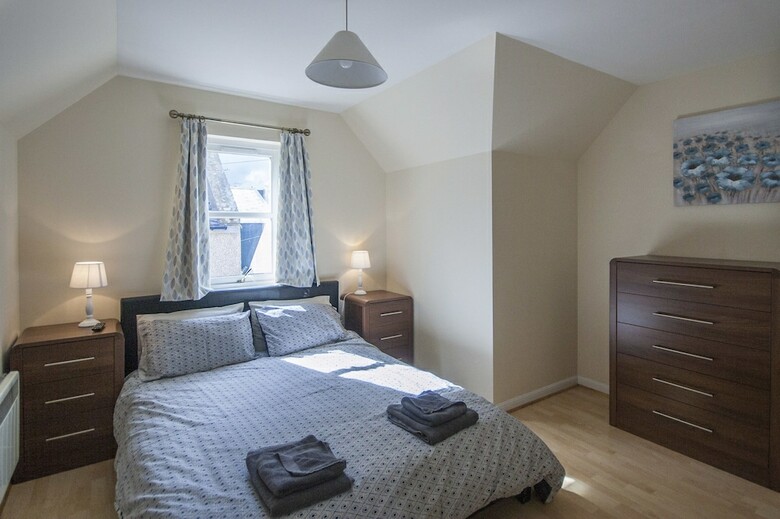 4 Varis Apartments