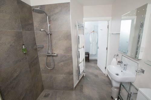Water's Edge Glenarm Bed And Breakfast