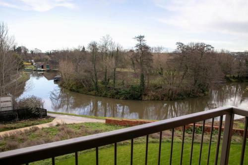Apartamento Flexi-lets@guildford Wey Corner