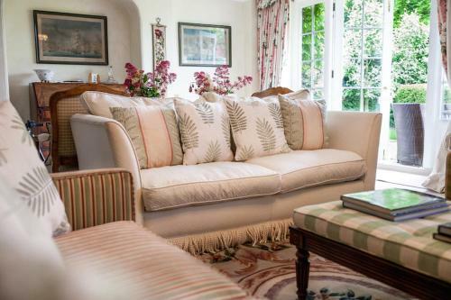 Vicarage House & Pool House