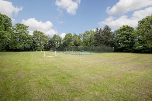 Vicarage House & Pool House