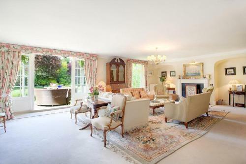 Vicarage House & Pool House
