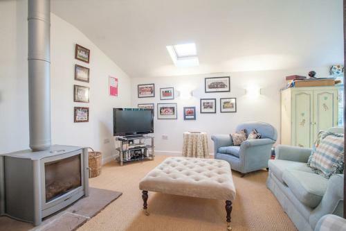 Vicarage House & Pool House