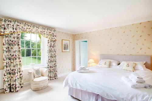 Vicarage House & Pool House